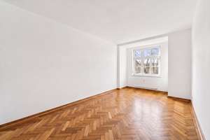Helle 4-Zimmer-Altbauwohnung mit Aufzug und zwei Balkonen in Schwabing-West – Die vollständige Adresse der Immobilie erhältst du vom Anbieter., 80796 Neuschwabing, München – Vorschaubild 6