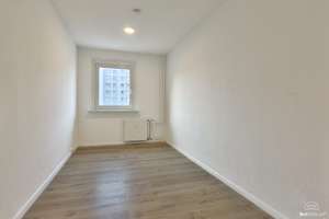 3-Raumwohnung mit großem, verglastem Balkon – Die vollständige Adresse der Immobilie erhältst du vom Anbieter., 13051 Neu-Hohenschönhausen, Berlin – Vorschaubild 5