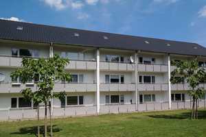 Stilvoll und ruhig: 1-Zimmer-Wohnung mit ebenerdiger Dusche und Loggia – Königsberger Str. 43, 38440 Wolfsburg – Vorschaubild 1