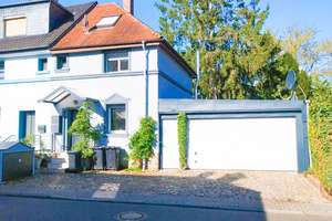Charmantes Reiheneckhaus in toller Lage mit großer Garage und geplfegten Garten – Die vollständige Adresse der Immobilie erhältst du vom Anbieter., 55246 Mainz-Kostheim, Wiesbaden – Vorschaubild 1
