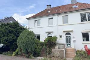 ca. 900m vom Pferdemarkt entfernt - DHH innerhalb Tempo-30-Zone in herrlicher Lage