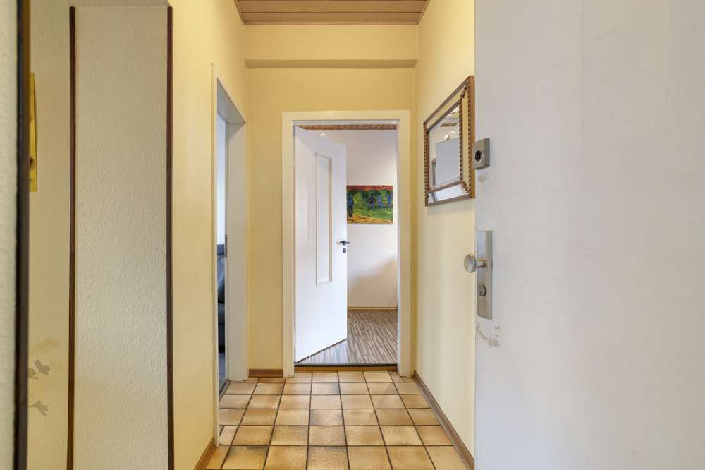 Bezugsfreie 3 Zimmerwohnung mit zwei Bädern in Weidenpesch!, Köln – Bild 2