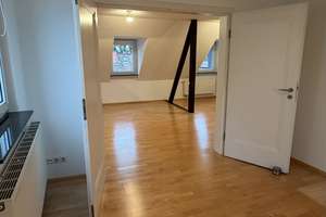 Hochwertige 2-Zimmer-Dachgeschosswohnung  in der Fetzerstraße 9, 70199 Stuttgart – Fetzerstraße 9, 70199 Südheim, Stuttgart – Vorschaubild 3