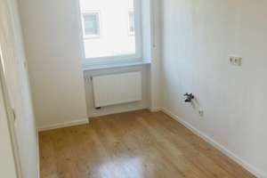 Großzügige und helle 3-Zimmer-Wohnung (107 m²) in zentraler Lage von Bobingen – Hochstraße 19, 86399 Bobingen – Vorschaubild 7