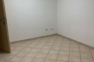 Ruhig gelegene Dachgeschosswohnung mit neuwertiger Einbauküche, Morgensonne und guter Anbindung – Bunsenstraße 73, 45145 Holsterhausen, Essen – Vorschaubild 3
