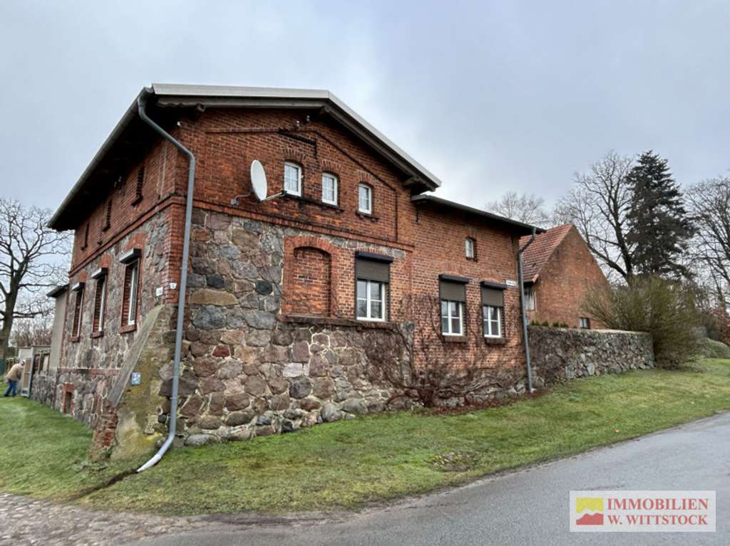 Immobilie in Halenbeck-Rohlsdorf - Attraktives Feld- und Backsteingebäude mit Scheune im Grünen - Bild 2