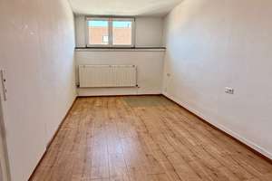 Zimmer in 4-Zimmer Wohnung zu vermieten