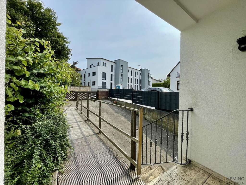 Immobilie in Wörrstadt - HEMING-IMMOBILIEN -  Stadtnah & Charmant: Wohnen mit viel Platz im Grünen - Bild 3