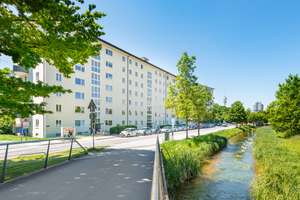 Modernisierte 2 Zimmer Wohnung mit Balkon in Schwabing-West