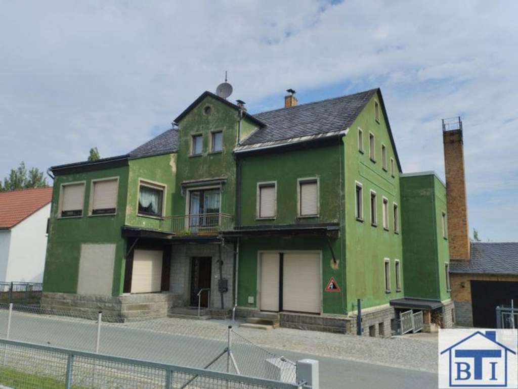 Immobilie in Ebersbach-Neugersdorf - Wohn- und Geschäftshaus mit Potenzial und beziehbarer Wohnung - Bild 0