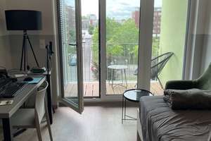 Teilmöbliertes 1 Zimmer Apartment direkt S-Bhf. Rummelsburg ! 30 qm, inklusive Strom + Internet ! – Hauptstr 81, 10317 Rummelsburg, Berlin – Vorschaubild 4
