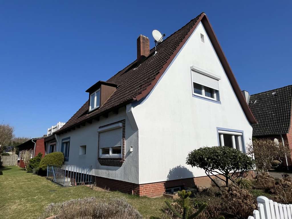 Immobilie in Kellinghusen - Zwei Einheiten, viele Möglichkeiten – Wohnhaus mit ehemaliger Gewerbefläche in Kellinghusen - Bild 2