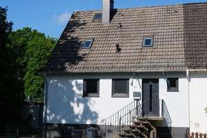 Erstbezug nach Kernsanierung - Reihenendhaus mit großem Garten und Garage in Bremen-Alt-Osterholz – Die vollständige Adresse der Immobilie erhältst du vom Anbieter., 28307 Osterholz (Ortsteil), Bremen – Vorschaubild 1