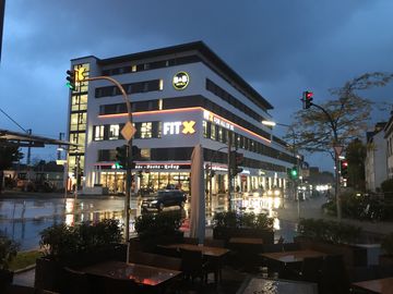 Helles Ladenlokal bietet on sale vielfältige Nutzungsmöglichkeiten in Troisdorf-Oberlar.