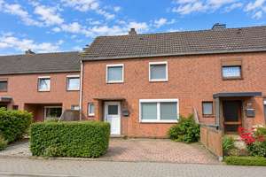 Charmantes Reihenmittelhaus in Meldorf – Platz für Ihre Wohnideen – 25704 Meldorf – Vorschaubild 1