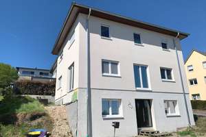 NEU + ENERGIEEFFIZIENT: Großes Haus in Schmitten mit Blick in die Natur – Die vollständige Adresse der Immobilie erhältst du vom Anbieter., 61389 Schmitten – Vorschaubild 2