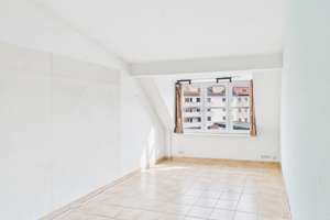 Haidhausen: Stilvolle Altbauwohnung mit Süd-Balkon, Aufzug & großem Entwicklungspotenzial – Die vollständige Adresse der Immobilie erhältst du vom Anbieter., 81667 Haidhausen Süd, München – Vorschaubild 9