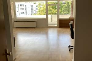 Helle 3-Zimmer-Wohnung mit Balkon / 115 m² – Am Bonneshof 30, 40474 Golzheim, Düsseldorf – Vorschaubild 2
