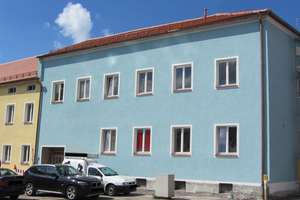Großzügige, helle 2-Zimmer-Wohnung mit Balkon – Maximilianplatz 23, 95643 Tirschenreuth – Vorschaubild 2