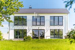 Exklusives Einfamilienhaus mit großzügigem Garten & Premium-Ausstattung (EEK A+) in TOPLAGE! – Die vollständige Adresse der Immobilie erhältst du vom Anbieter., 1445 Radebeul – Vorschaubild 2