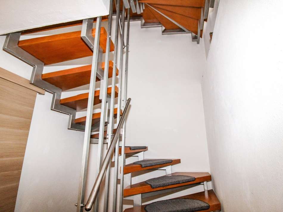 1.OG_Treppenhaus_Flur