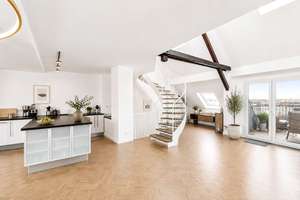 Einzigartige Maisonette mit Dachterrasse und separater Einliegerwohnung im ehemaligen Standesamt – Die vollständige Adresse der Immobilie erhältst du vom Anbieter., 40472 Rath, Düsseldorf – Vorschaubild 2