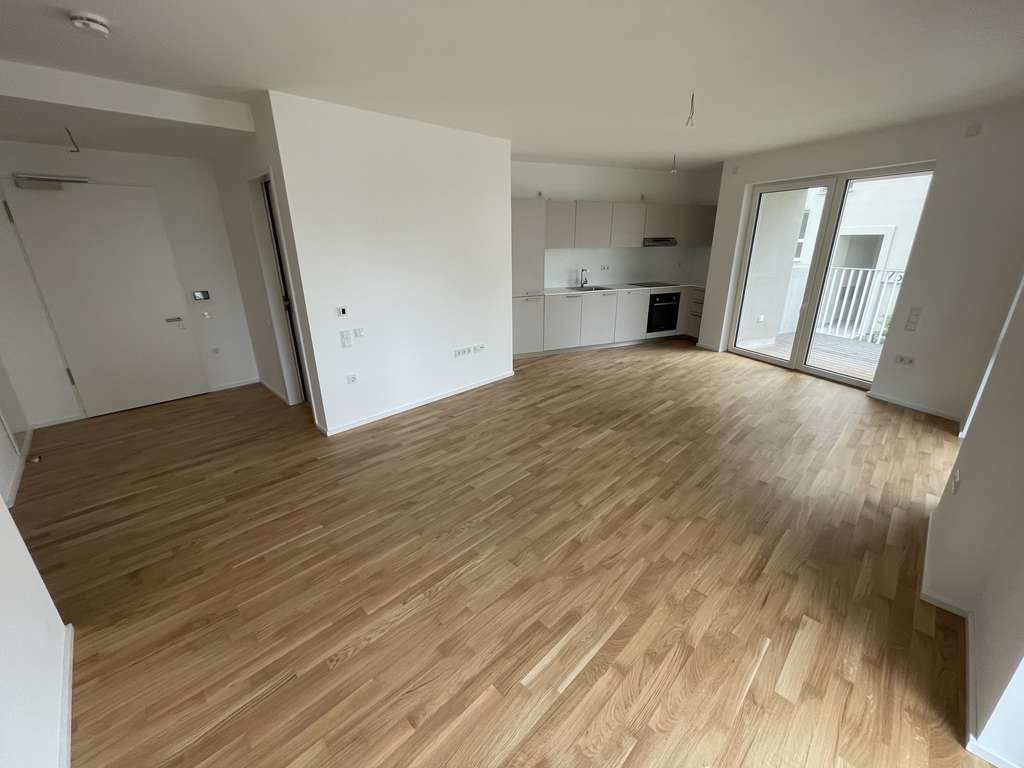 Neubau- Rollstuhlgerechte 3-ZKB-Wohnung mit Einbauküche und Balkon