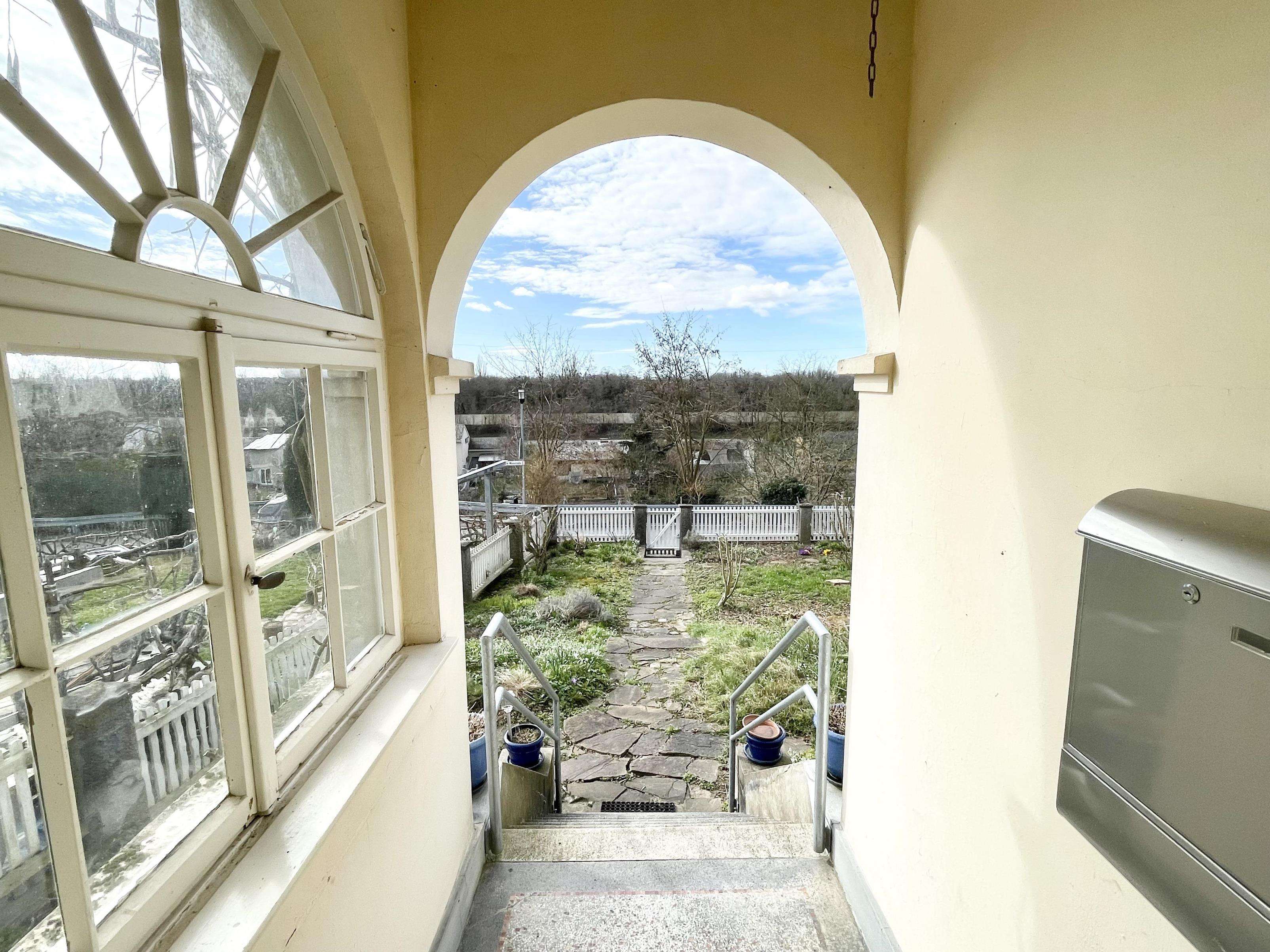 für den Handwerker: 4-Zimmer Wohnung im Stil einer DHH mit Garten und Schopf in Kleinkems, Lörrach Kreis – Bild 2