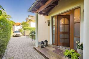 Mediterrane Familienvilla mit privatem Wellnessbereich und Tiefgarage – Die vollständige Adresse der Immobilie erhältst du vom Anbieter., 82152 Planegg – Vorschaubild 2
