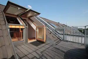 Lichtdurchflutete Maisonettewohnung mit Dachterrasse im beliebten Waldstraßenviertel – Leipzig – Vorschaubild 1
