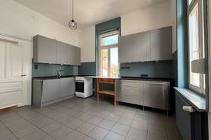 Altbaucharme trifft Wohnkomfort – Stilvolle 4-Zimmer-Wohnung mit Balkon, Einbauküche und Stellplatz – 60435 Eckenheim, Frankfurt am Main – Vorschaubild 3