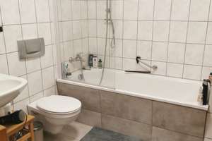 3-R.-Whg., hell/freundlich,  Gäste-WC,  Bad mit Wanne, Laminat Nußbaum – Weststraße 78, 9112 Kaßberg, Chemnitz – Vorschaubild 11