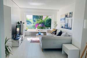 Modernes Reihenmittelhaus mit Terrasse, Garage und stilvoller Einbauküche