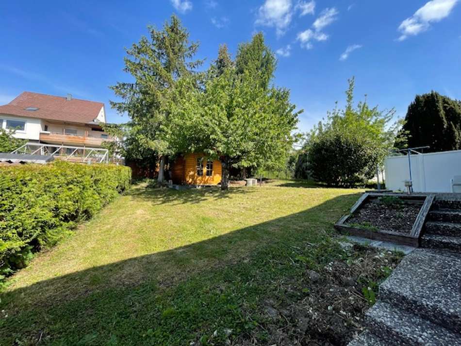 rückseit. Garten m. Gartenhaus