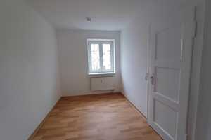 Preiswert und gut wohnen - 1. OG rechts – Schillerstr. 48, 6217 Saalekreis – Vorschaubild 4