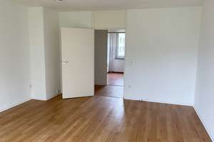 Wohnen im Grünen! Renovierte 3-Zimmer-Wohnung mit Balkon + Tageslichtbad, guter Schnitt + Stellplatz – Graf-von-Stauffenberg-Straße 10 a, 33615 Schildesche, Bielefeld – Vorschaubild 3