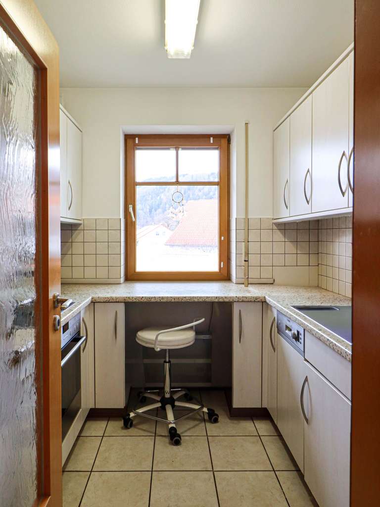 Immobilie in Peißenberg - Gepflegte 3-Zimmer-Etagenwohnung mit sonnigem Balkon, Tiefgaragenstellplatz und Aufzug - Bild 0