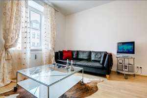 Möbliert: Schöne Altbauwohnung in Haidhausen auf Zeit mieten – Die vollständige Adresse der Immobilie erhältst du vom Anbieter., 81667 Haidhausen Nord, München – Vorschaubild 2