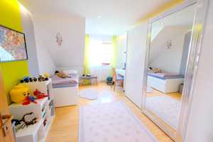 Charmantes Haus mit tollem Garten, Garage und PV – Neu-Ulm (Kreis) – Vorschaubild 9