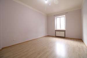 Helle 3-Zimmer Wohnung: Perfekt für junge Familien, Paare oder Studenten! Großes Wohnzimmer!