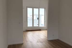 grosses Reihenhaus "RED", Keller, Westterrasse  -Samstagsbesichtigung (ab 13 Uhr) – Die vollständige Adresse der Immobilie erhältst du vom Anbieter., 12307 Lichtenrade, Berlin – Vorschaubild 2
