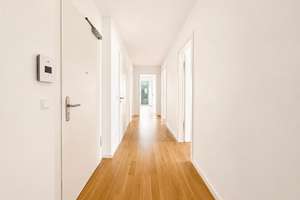 Moderne 4-Zimmer-Wohnung mit Balkon, 2 Bädern, TG-Stellplatz & Aufzug in begehrter Lage – Die vollständige Adresse der Immobilie erhältst du vom Anbieter., 65189 Südost, Wiesbaden – Vorschaubild 8