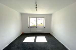 Traumhaus mit Platz für die ganze Familie!
• großes Süd/West-Grundstück • – Die vollständige Adresse der Immobilie erhältst du vom Anbieter., 52385 Nideggen – Vorschaubild 9