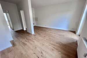 ***Gemütliche 2-RWG im 3.OG mit LAMINAT und BAD MIT DUSCHE in super Lage! ***WE 05*** – Delitzscher Straße 76, 4129 Leipzig – Vorschaubild 5