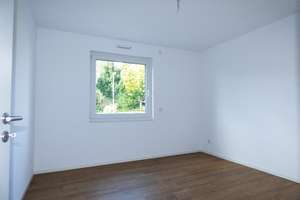 Moderne 4-Zimmer-Dachgeschoss-Wohnung mit Einbauküche und Aufzug – 51377 Steinbüchel, Leverkusen – Vorschaubild 8