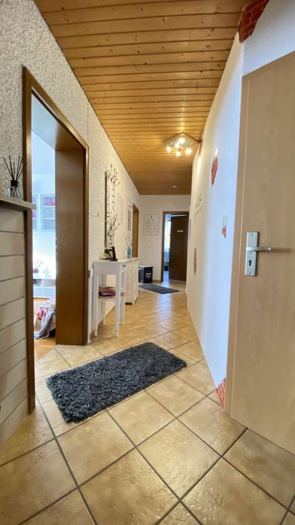 Immobilie in Aletshausen - Großes Zweifamilienhaus mit Einliegerwohnung in ruhiger Lage von Aletshausen  - Bild 3