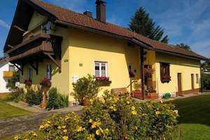 Gemütliches Einfamilienhaus mit großem Grundstück in ruhiger Lage von Zwiesel – Bayerischer Wald – Die vollständige Adresse der Immobilie erhältst du vom Anbieter., 95227 Zwiesel – Vorschaubild 1