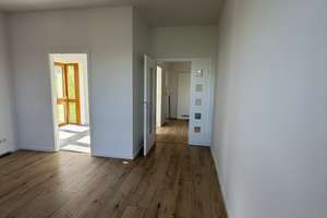 schöne NEU sanierte 3 Zimmer Wohnung