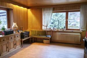 Ein Haus viele Möglichkeiten - Zweifamilienhaus mit 2 Garagen in traumhafter Wohnlage – Die vollständige Adresse der Immobilie erhältst du vom Anbieter., 66693 Mettlach – Vorschaubild 4