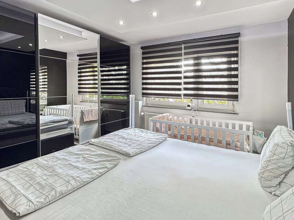 Schlafzimmer Ansicht 2